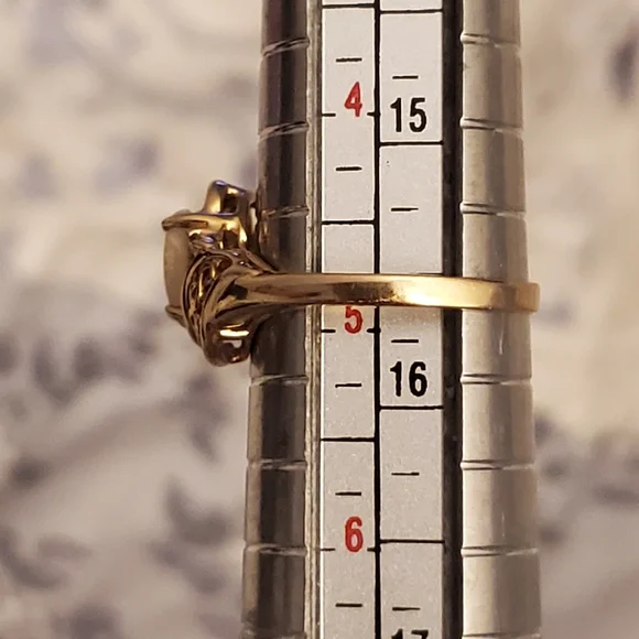 Beautiful dainty opal/diamond ring - Picture 8 of 8